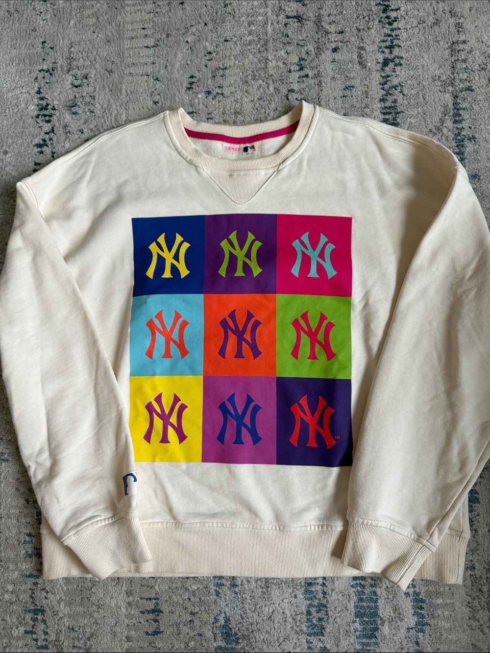 Terez Cream Crewneck New York Yankees Multicolor Logo Grid- size large